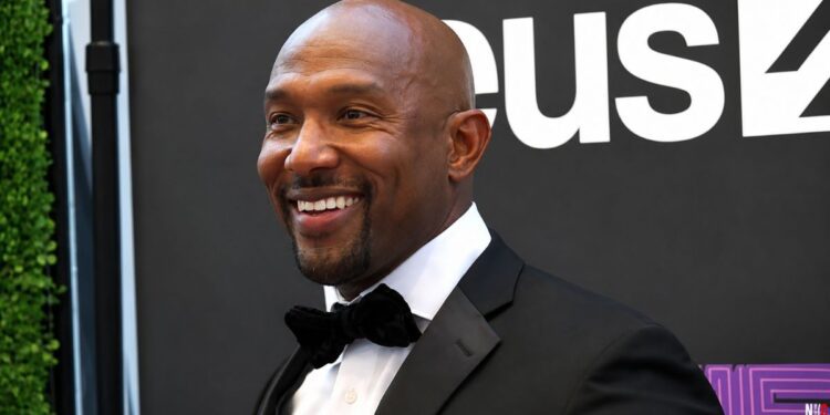 Martell Holt Net Worth